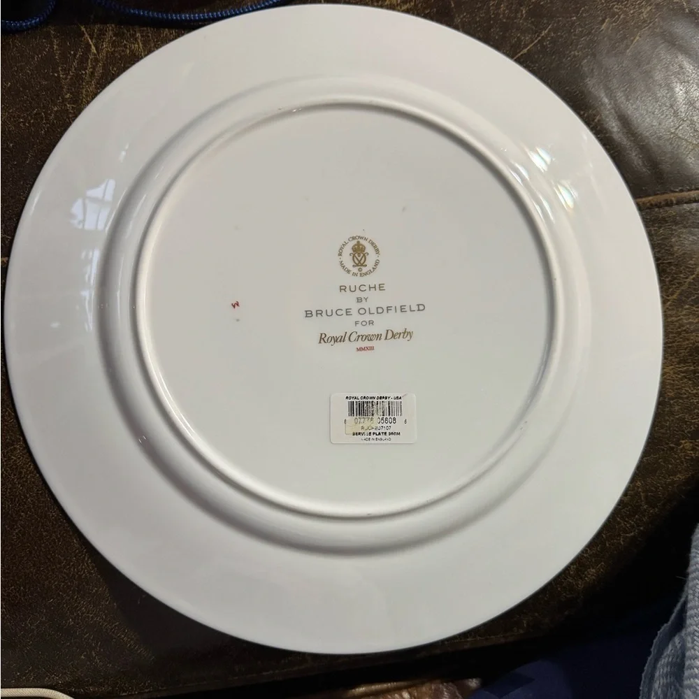 NEW ROYAL CROWN DERBY Service Plate Ruche By Bruce Oldfield Discontinued